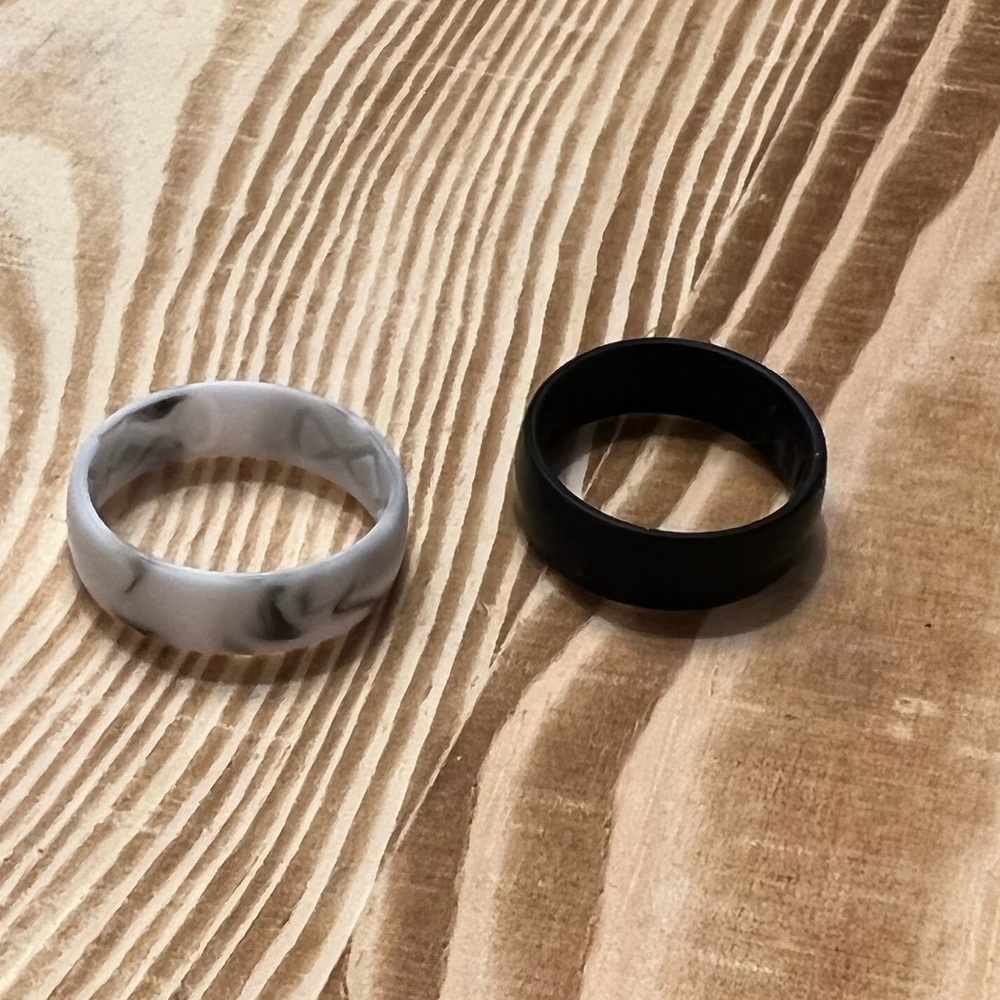 Set of 2 Women’s Silicone Rings
